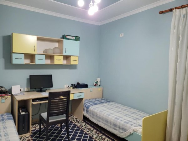 Tirane, jepet me qera apartament 2+1+Ballkon Kati 3, 550 €