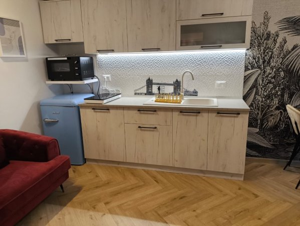Tirane, jepet me qera garsoniere Kati 1, 40 m² 400 € (qsut)