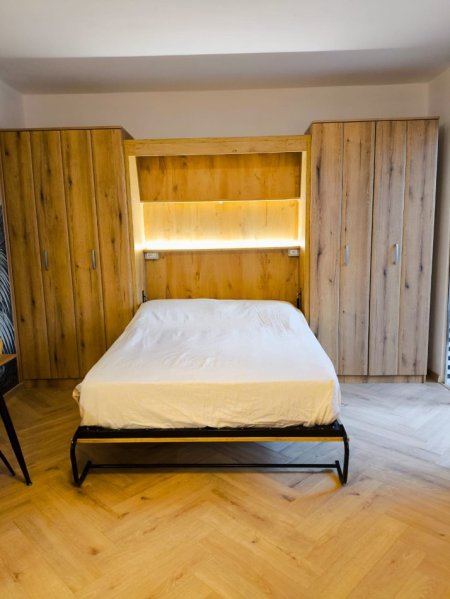 Tirane, jepet me qera garsoniere Kati 1, 40 m² 400 € (qsut)