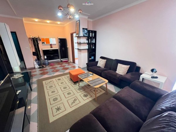 Tirane, jap me qera apartament 2+1 Kati 8, 100 m² 800 € (nikolla tupe)