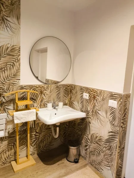 Tirane, jepet me qera garsonier , Kati 1, 40 m² 400 € (qsut)