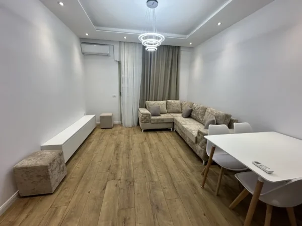 Tirane, shitet apartament 1+1+Ballkon Kati 5, 72 m² 145.000 € (bill klinton)