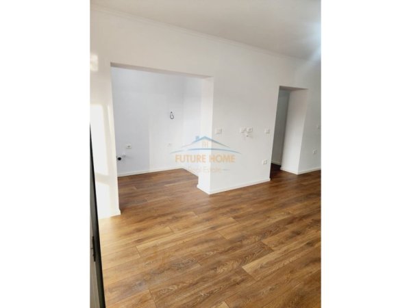 Tirane, shitet apartament 2+1+Ballkon Kati 4, 77 m² 155.000 € (Ali Dem)