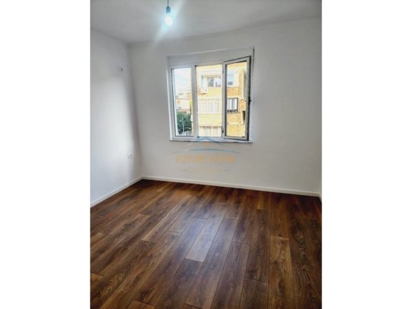Tirane, shitet apartament 2+1+Ballkon Kati 4, 77 m² 155.000 € (Ali Dem)
