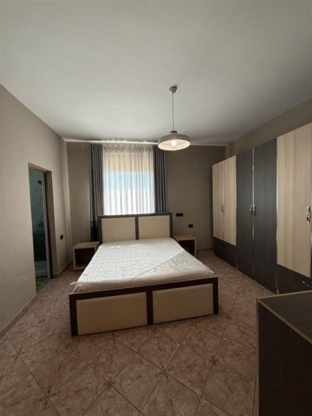 Tirane, jepet me qera apartament 2+1 Kati 3, 146 m² 550 € (kodra priftit)