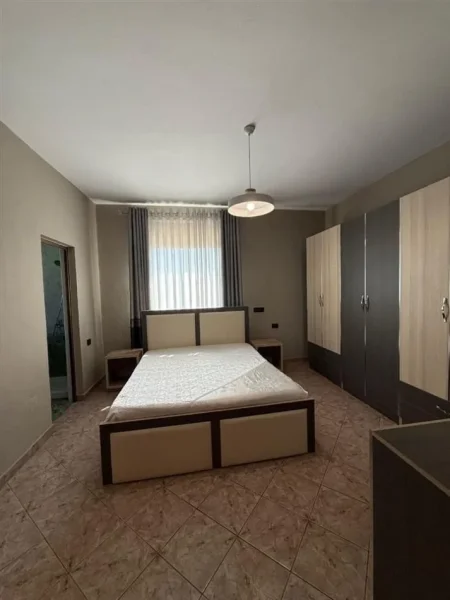 Tirane, jepet me qera apartament 2+1 Kati 3, 146 m² 550 € (kodra priftit)
