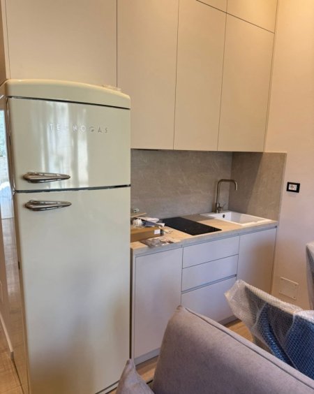 Tirane, jepet me qera apartament 1+1 Kati 1, 70 m² 700 € 