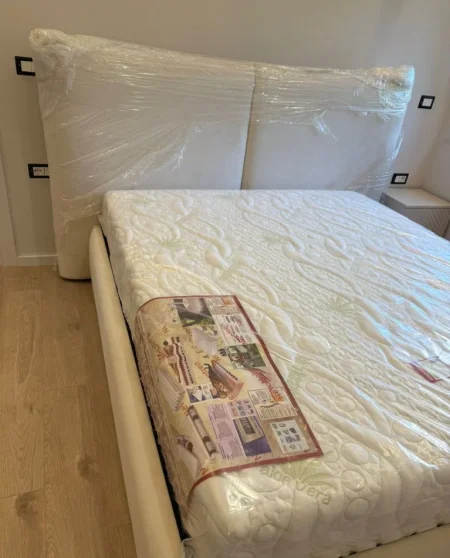 Tirane, jepet me qera apartament 1+1 Kati 1, 70 m² 700 € 