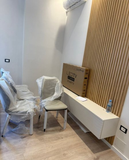 Tirane, jepet me qera apartament 1+1 Kati 1, 70 m² 700 € 