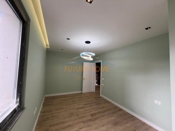 Tirane, shitet 3+1+Ballkon Kati 4, 132 m² 200.000 € (Unaza e Re)