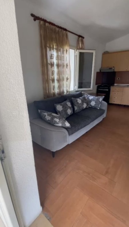 Tirane, jepet me qera shtepi 1+1 Kati 3, 60 m² 310 € (rruga pjeter budi)
