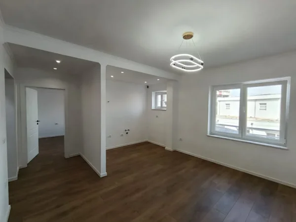 Tirane, shitet apartament 1+1 Kati 3, 56 m² 118.000 € (Shkolla 26 Nentori)