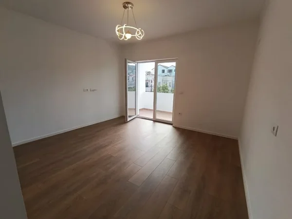 Tirane, shitet apartament 1+1 Kati 3, 45 m² 104.000 € (Shkolla 26Nentori)