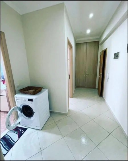 Tirane, jepet me qera 1+1 Kati 6, 75 m² 450 € (Rrethi Astir ,Rruga Tom Plezha)