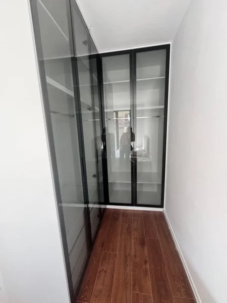 Tirane, jepet me qera apartament 1+1 Kati 2, 65 m² 650 € (Mine Peza)