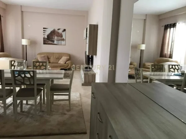 Tirane, jepet me qera apartament 1+1 Kati 1, 80 m² 385 € (Rruga Muhamed Deliu)