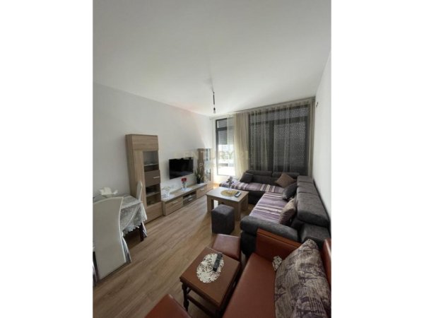 Tirane, jepet me qera apartament 2+1 Kati 5, 76 m² 700 € (Ish Dogana)