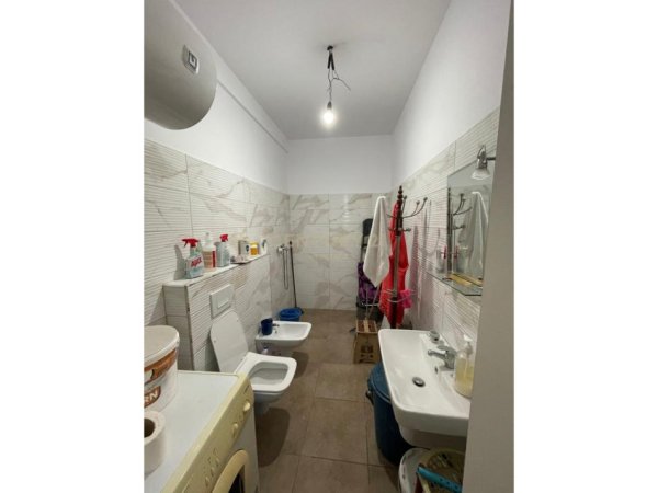 Tirane, jepet me qera apartament 2+1 Kati 5, 76 m² 700 € (Ish Dogana)