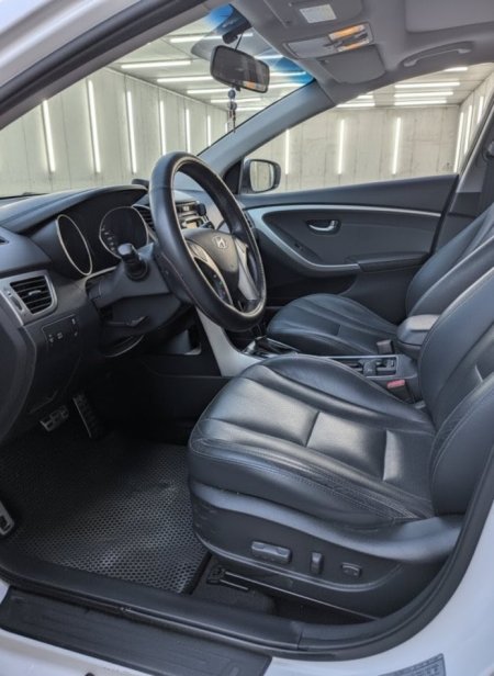 Tirane, shes makine Hyundai Benzin, e bardhë automatik Kondicioner 126.000 km 7.800 €