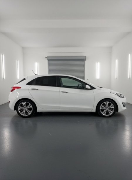 Tirane, shes makine Hyundai Benzin, e bardhë automatik Kondicioner 126.000 km 7.800 €