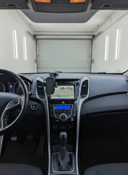 Tirane, shes makine Hyundai Benzin, e bardhë automatik Kondicioner 126.000 km 7.800 €