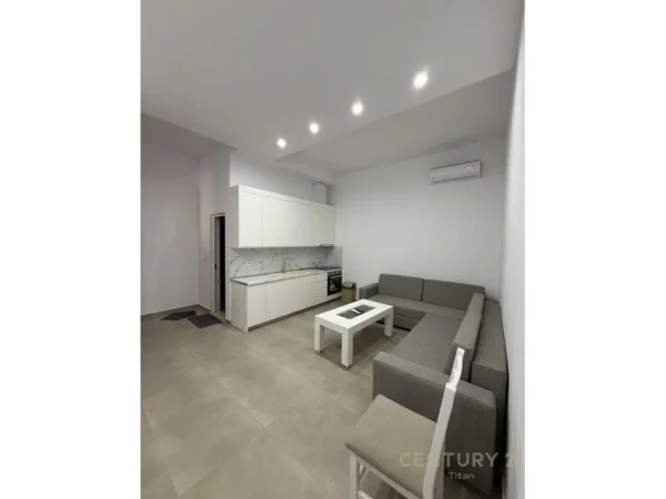 Tirane, jepet me qera apartament 2+1 Kati 1, 92 m² 600 € (Don Bosko)