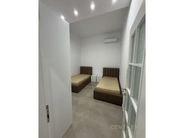 Tirane, jepet me qera apartament 2+1 Kati 1, 92 m² 600 € (Don Bosko)