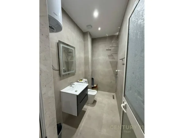 Tirane, jepet me qera apartament 2+1 Kati 1, 92 m² 600 € (Don Bosko)