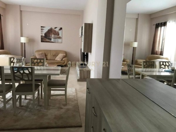 Tirane, jepet me qera apartament 1+1 , 90 m² 385 € (Rruga Muhamet Deliu, Fresk)