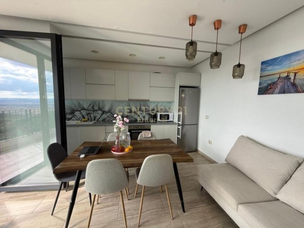 Tirane, jepet me qera apartament 2+1+Ballkon Kati 1, 107 m² 950 € (La Panoram Luxury-Villa, pranë Select Hill)