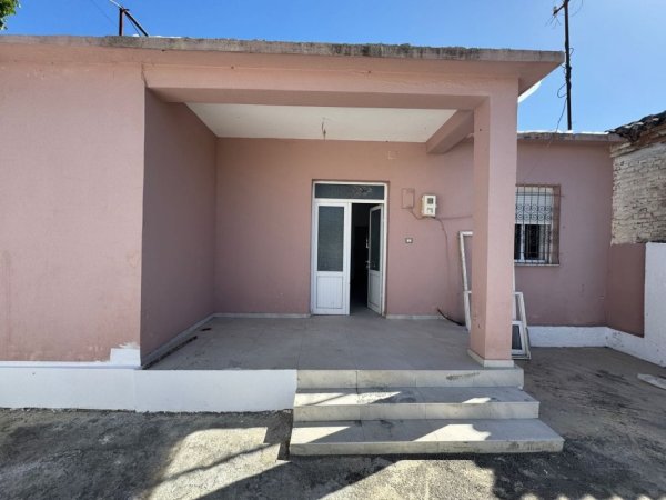 Kavaje, shitet shtepi 2+1+Aneks+Ballkon Kati 1, 145 m² 45.000 € (Kavaje)