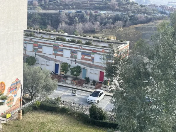 Tirane, jap me qera apartament duplex 2+1 Kati 0, 111 m² 600 € (Kodra e diellit 2)