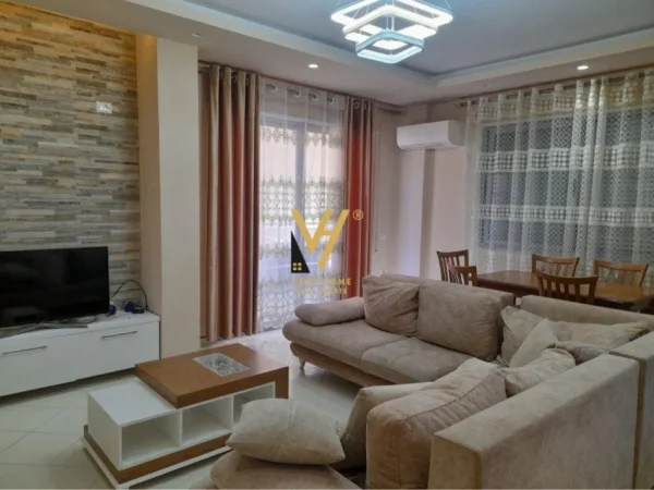 Tirane, jepet me qera apartament 2+1+Ballkon Kati 3, 90 m² 500 € (FRESK)