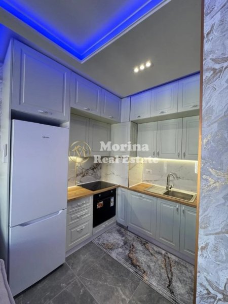Tirane, jepet me qera apartament 1+1 Kati 8, 80 m² 500 € (Univers City)