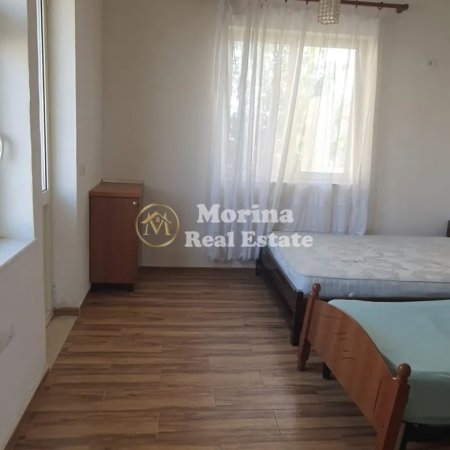 Tirane, jepet me qera shtepi 1+1+Ballkon Kati 2, 35 m² 300 € (Rruga Mihal Grameno)