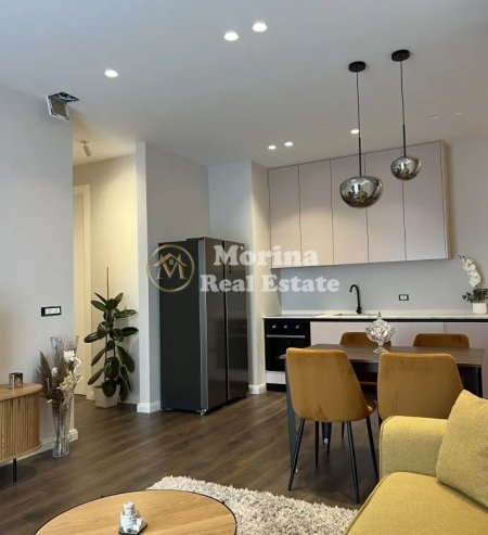 Tirane, jepet me qera apartament 2+1+Ballkon Kati 9, 95 m² 1.100 € (Komuna e Parisit)