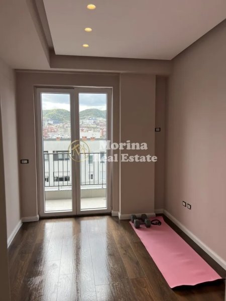 Tirane, jepet me qera apartament 2+1+Ballkon Kati 9, 95 m² 1.100 € (Komuna e Parisit)