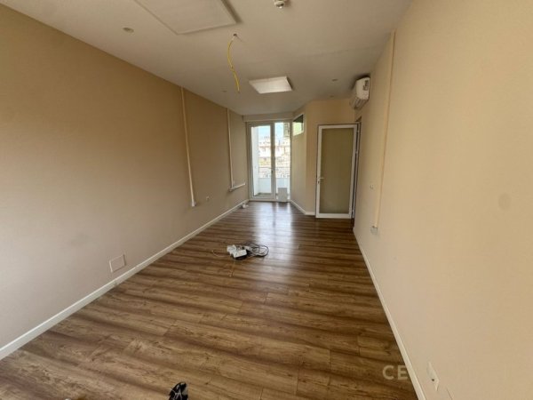 Tirane, jepet me qera ambjent biznesi Kati 6, 215 m² 4.500 € 