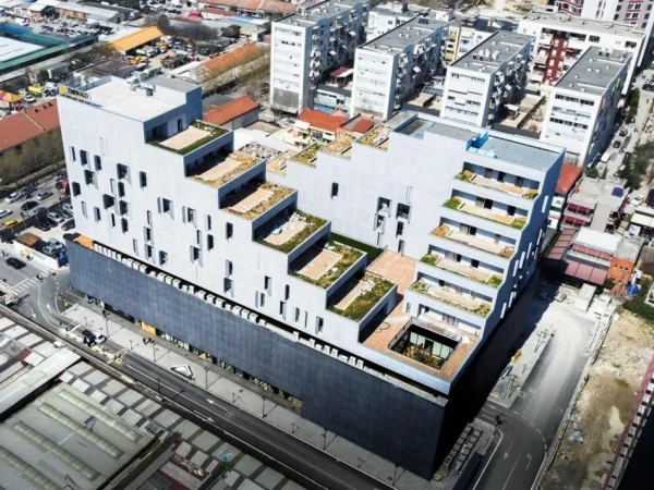 Tirane, shes apartament 1+1+Aneks+Ballkon Kati 6, 81 m² 153.000 € (Emerald Center)