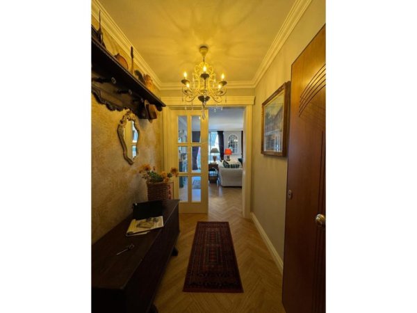 Tirane, shitet apartament 2+1+2+Ballkon Kati 3, 160 m² 650.000 € (pranë Stadiumit Air Albania)