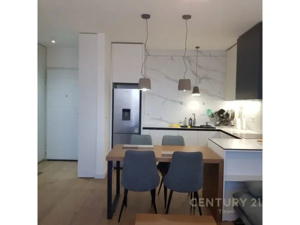 Tirane, jepet me qera apartament 2+1+Aneks+Ballkon Kati 9, 90 m² 800 € (Fiori di Bosco)