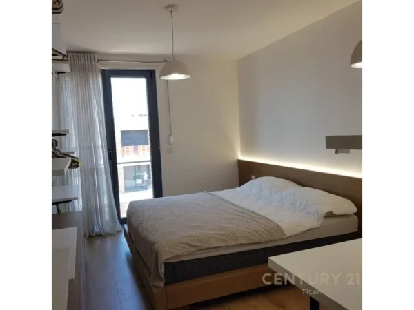 Tirane, jepet me qera apartament 2+1+Aneks+Ballkon Kati 9, 90 m² 800 € (Fiori di Bosco)