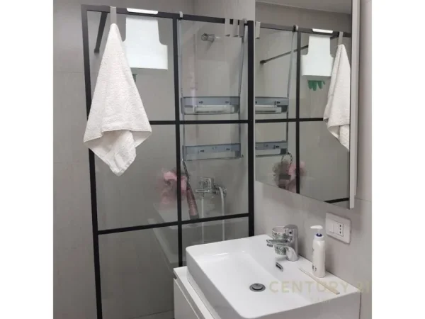 Tirane, jepet me qera apartament 2+1+Aneks+Ballkon Kati 9, 90 m² 800 € (Fiori di Bosco)