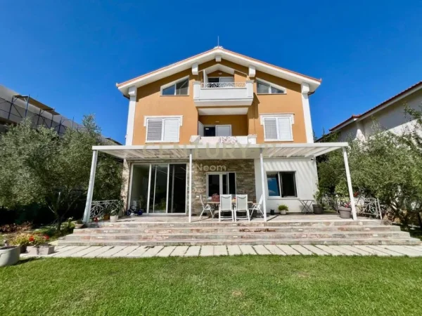 Tirane, shes Vile 3 Katshe Kati 3, 1.400 m² 650.000 € (Petrele)