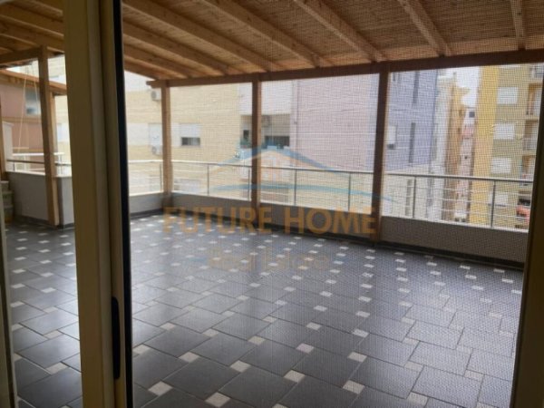 Durres, shitet apartament+verande | Penthouse 1+1 Kati 4, 57 m² 145.000 € (PLAZH HEKURUDHA,DURRES)
