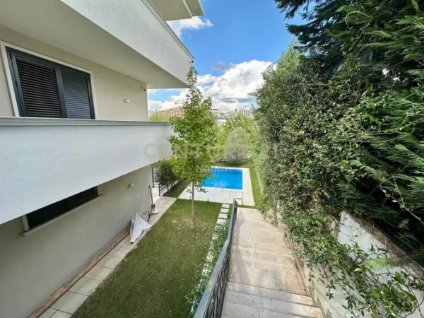 Tirane, jepet me qera Vile 3 Katshe Kati 4, 780 m² (AKACIA HILLS)