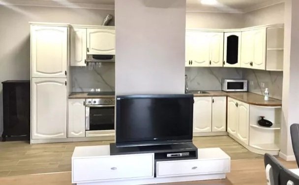 Tirane, jepet me qera apartament 3+1+Ballkon Kati 6, 135 m² 1.100 € (Mine Peza)