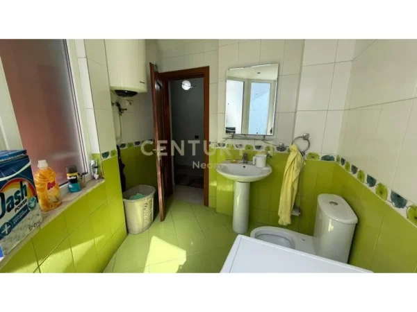 Tirane, shes apartament 2+1+Aneks+Ballkon Kati 4, 125 m² 287.500 € (Kolombo)