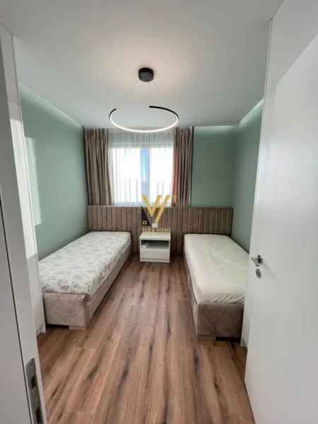 Tirane, jepet me qera apartament 3+1+Ballkon Kati 11, 126 m² 1.000 € (ASTIR)