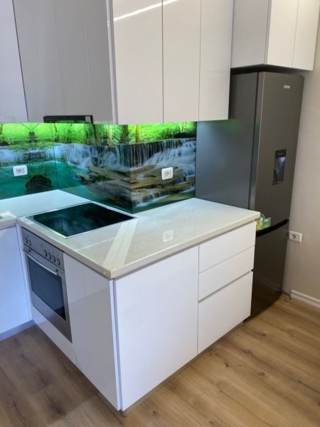 Jepet me Qera Super Apartament 1+1 tek Stacioni i Trenit ne Tiranë, Kati 6, 70 m² 700 €URO